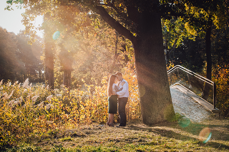 Zdjęcia ślubne w parku przy Pałacu Krotoszyce 3