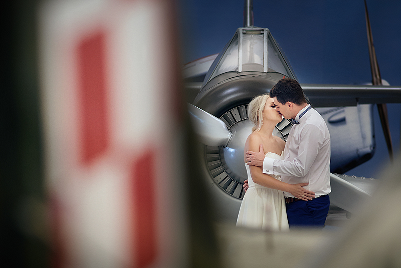 Sesja ślubna w Muzeum Lotnictwa w Dęblinie 4