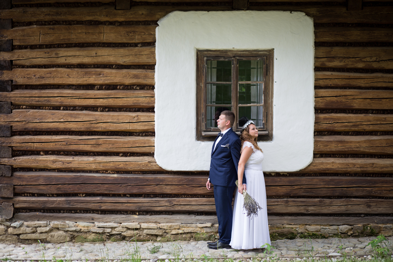 Zdjęcia ślubne na terenie Skansenu w Nowym Sączu 1