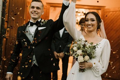 Czym się charakteryzuje najlepszy fotograf na wesele Warszawa?